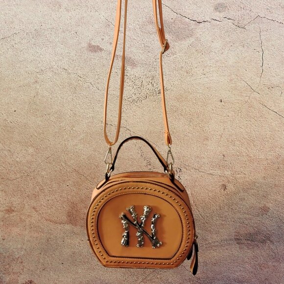 Handbags - This is a New York Yankees circle crossbody bag